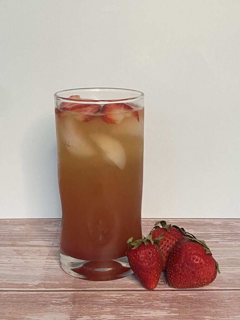 Strawberry green tea drink